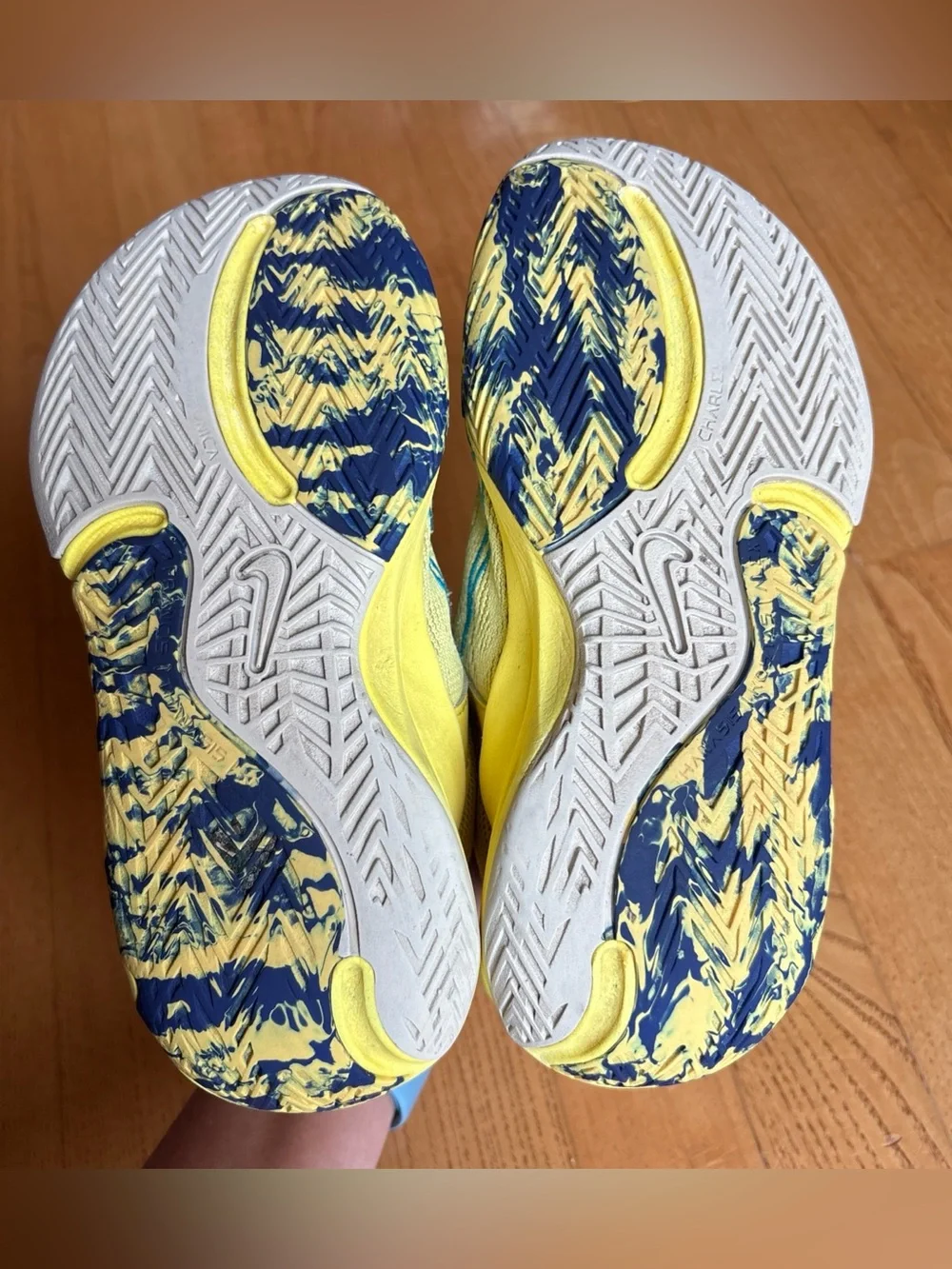 Nike Giannis Immortality 2 Basketball Shoes Sneakers Yellow Blue Boys Sz 1.5Y
